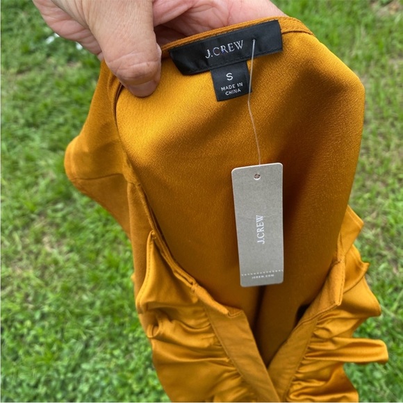 J. Crew Ruffle V-Neck Front Satin Crepe sleeveless Top Size S NWT - Picture 3 of 7